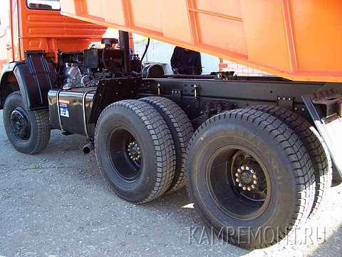 КамАЗ-65115, самосвал карьерный г/п 15 т, кол. формула 6х4, двиг. ЯМЗ-238